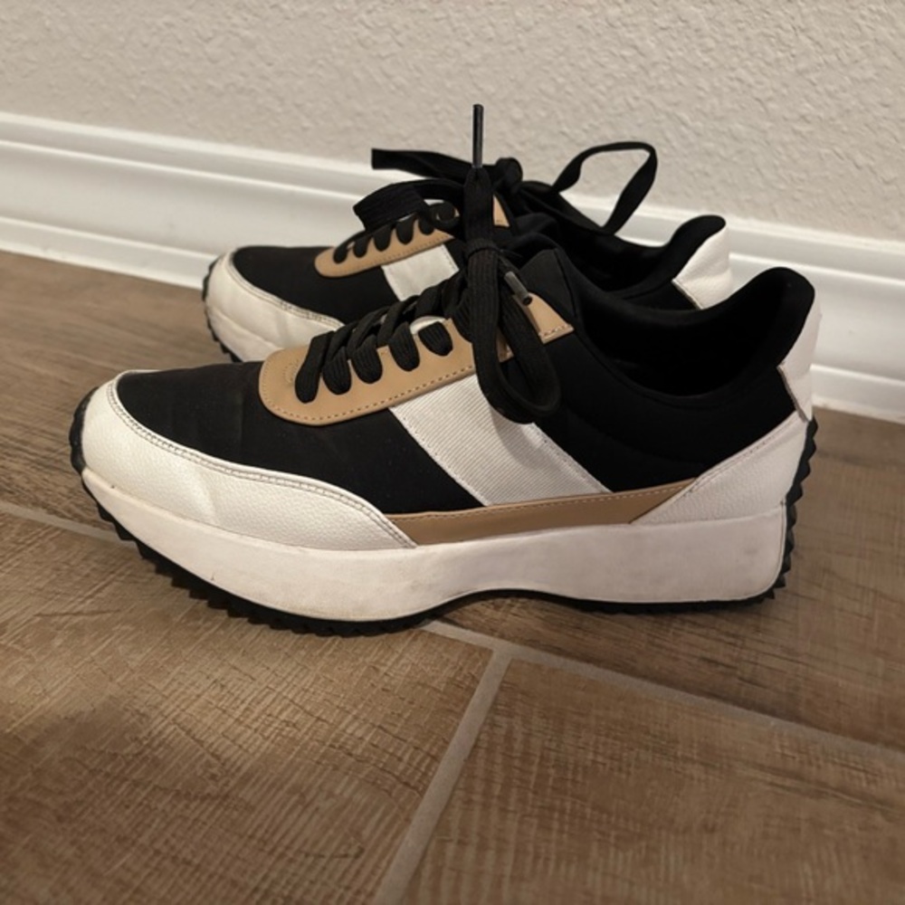 Dolce Vita Black and Tan Sneakers with Cushioned Midsole